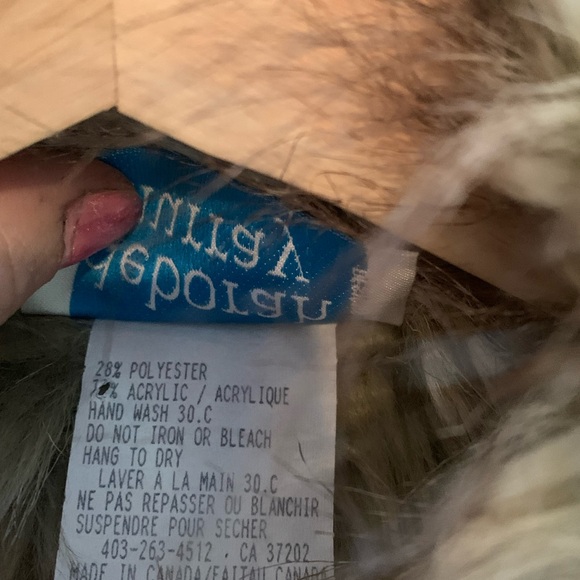 Faux fur green vest - Picture 5 of 5